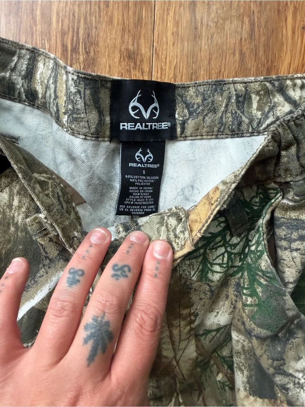 Women’s Realtree high rise cargo pants drawstring bottom pink embroidered logo